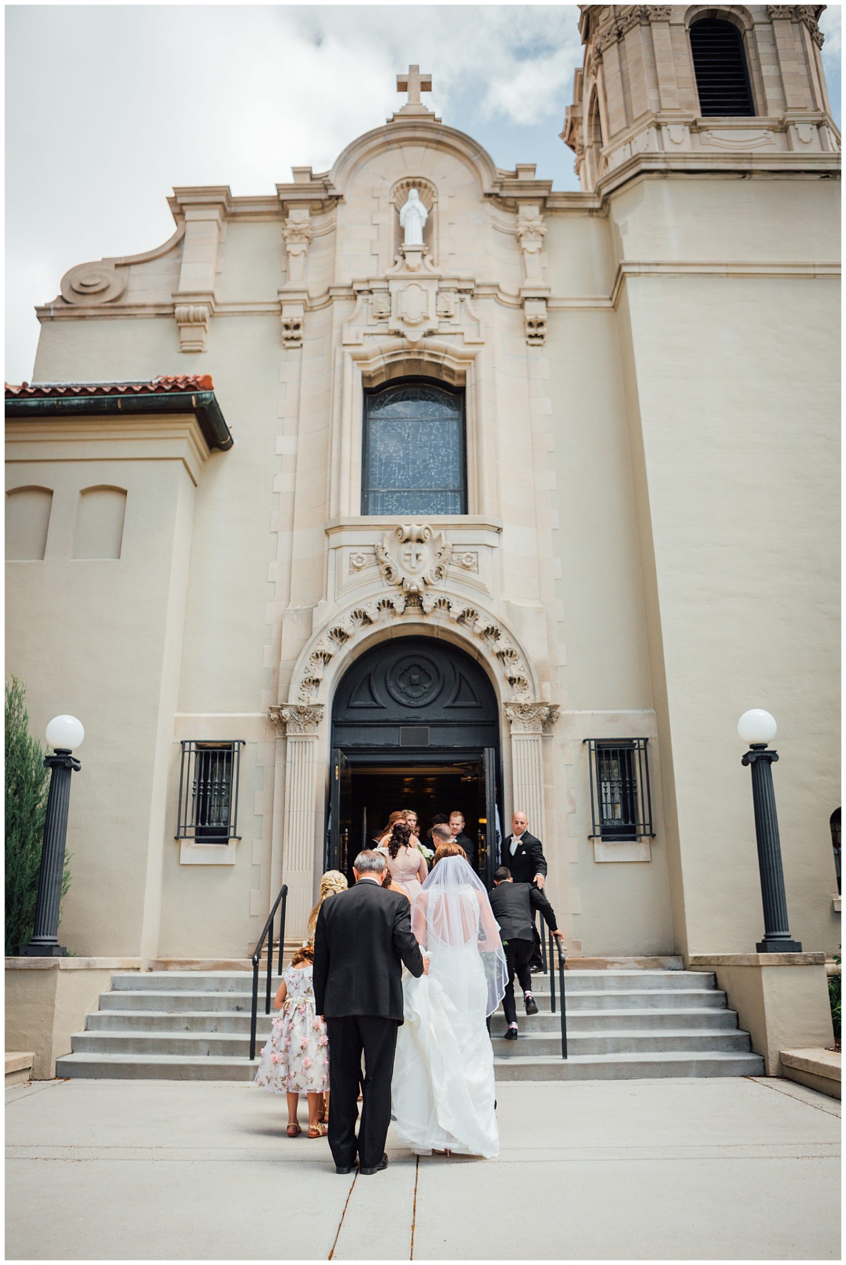 Omaha wedding photographer,Wedding at St. Francis Cabrini,Reception at Scoular Ballroom Andrea Bibeault: a wedding photojournalist specializes in real,photojournalistic wedding photography. Based in Omaha,we travel all over the midwest and country.,