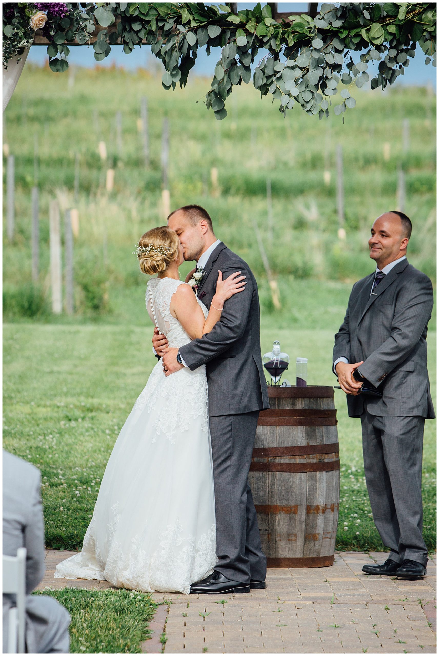 First kiss at Wedding at Bodega Victoriana Winery